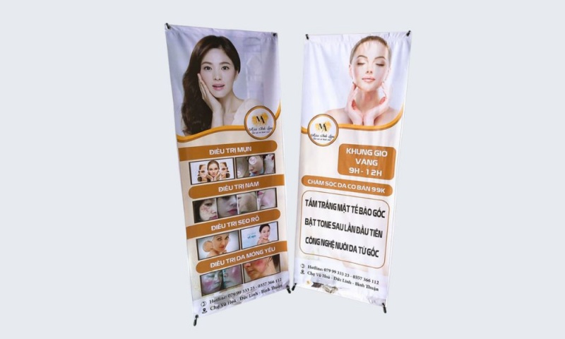 Mẫu 18: Standee thiết kế rõ ràng nổi bật dịch vụ điều trị da mặt thẩm mỹ