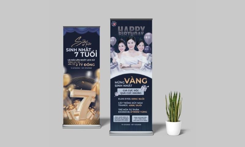 Mẫu 21: Standee thiết kế nổi bật với tông màu đen, nổi bật chương trình khuyến mãi khủng mừng sinh nhật thương hiệu