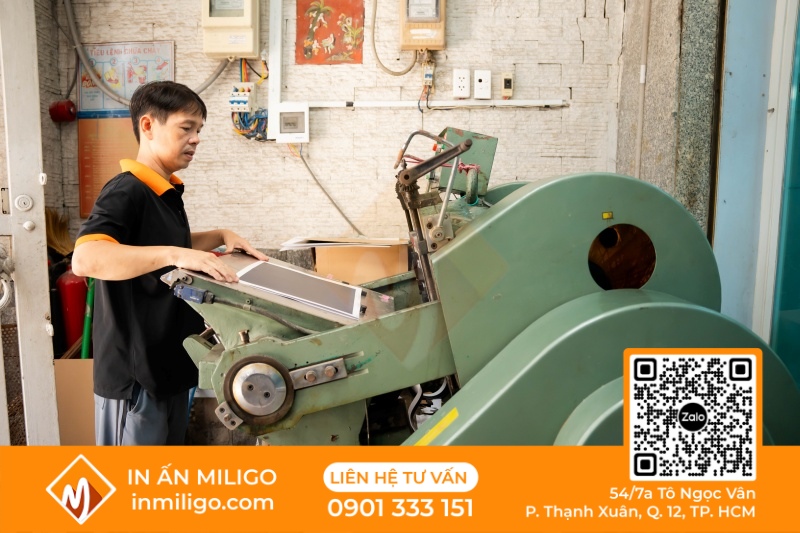 in túi đựng điện thoại