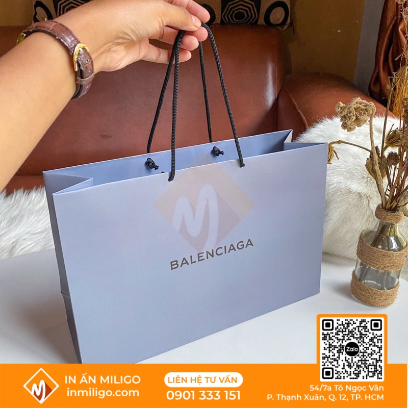 túi giấy Balenciaga