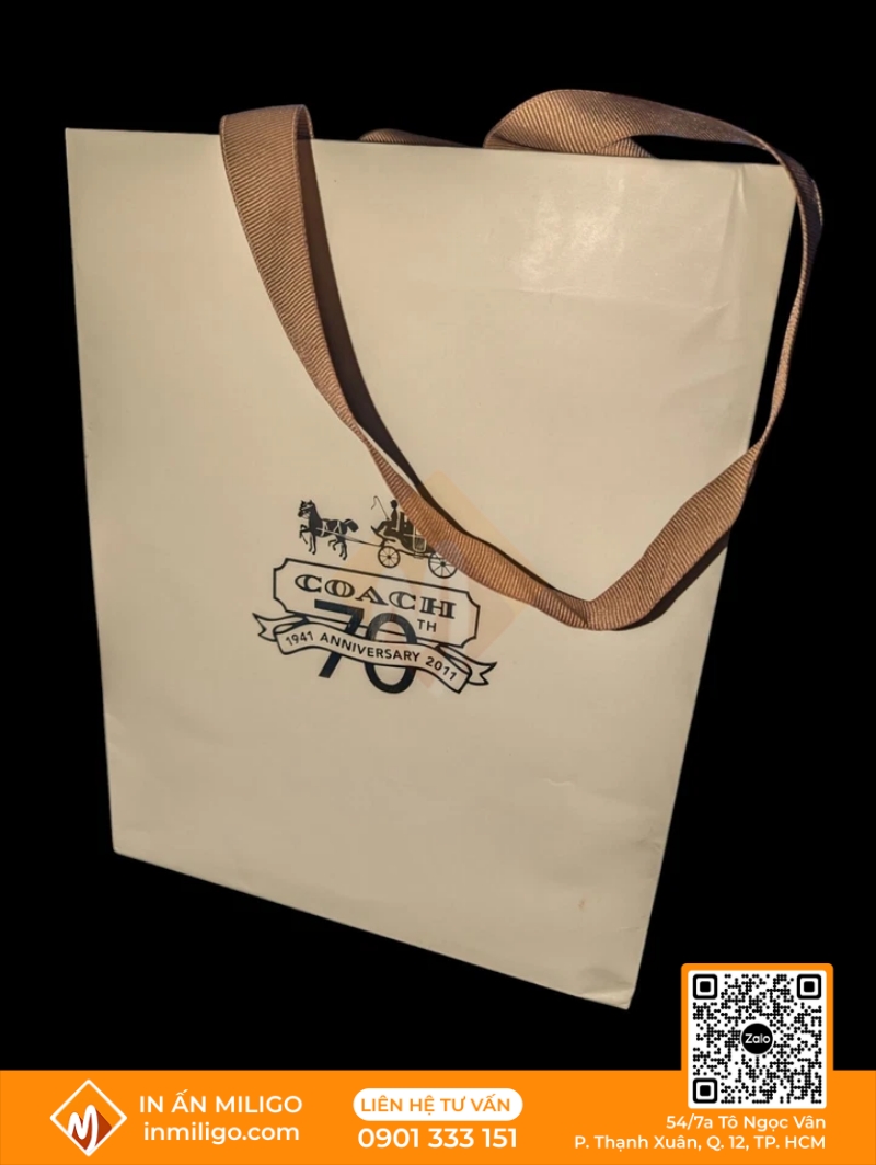 túi giấy Coach