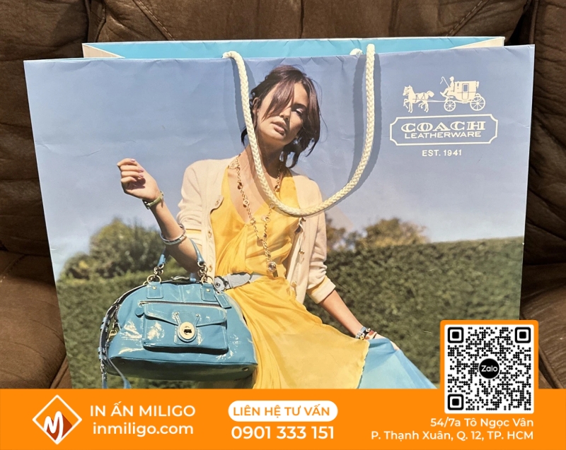 túi giấy Coach