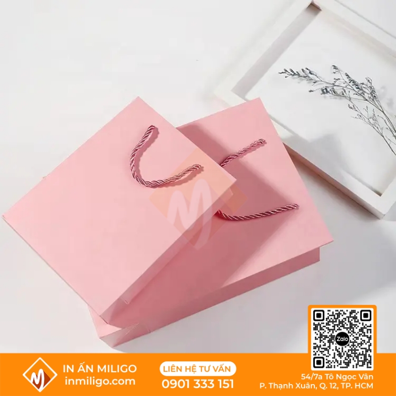 Túi giấy màu hồng
