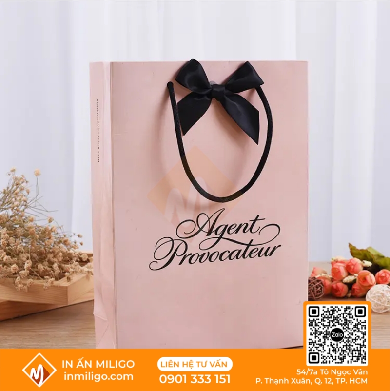 Túi giấy màu hồng