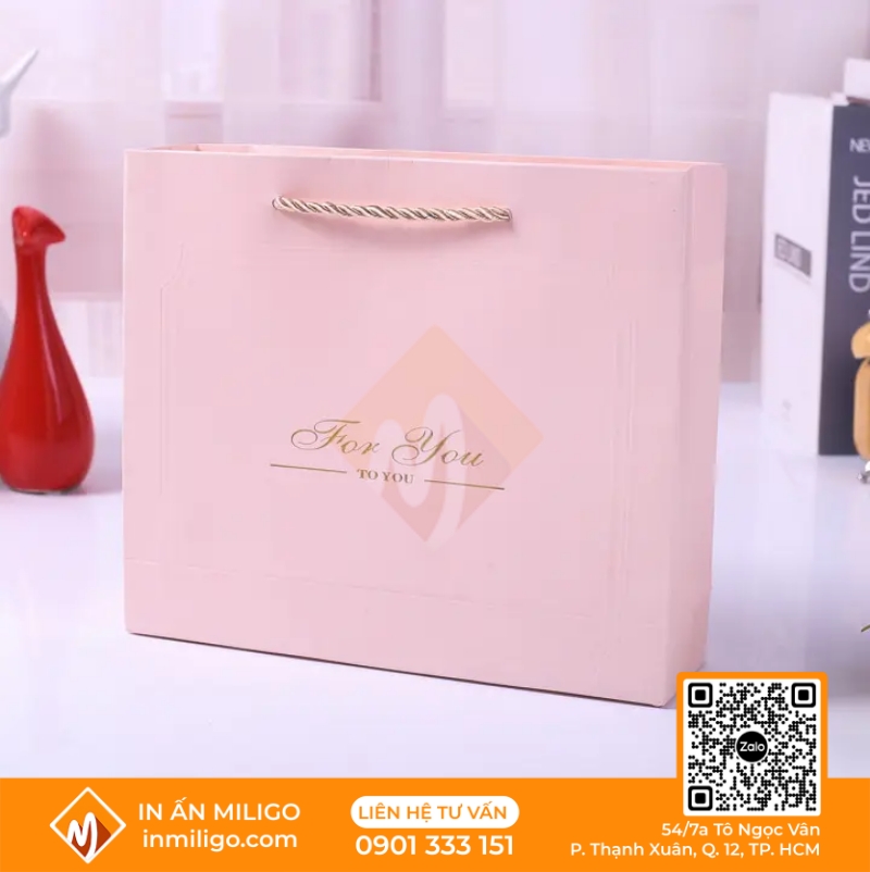 Túi giấy màu hồng