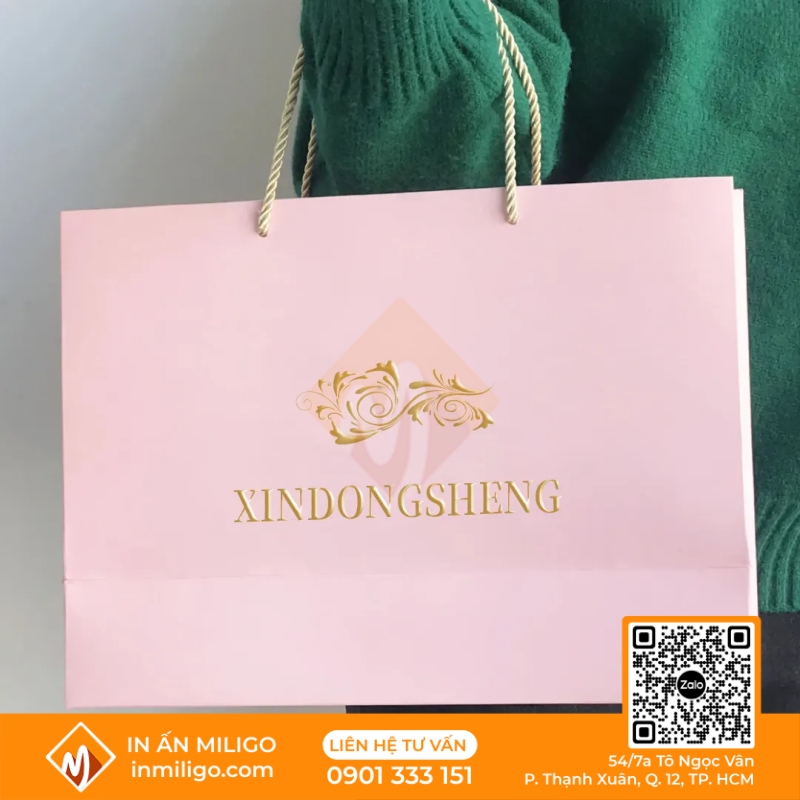 Túi giấy màu hồng