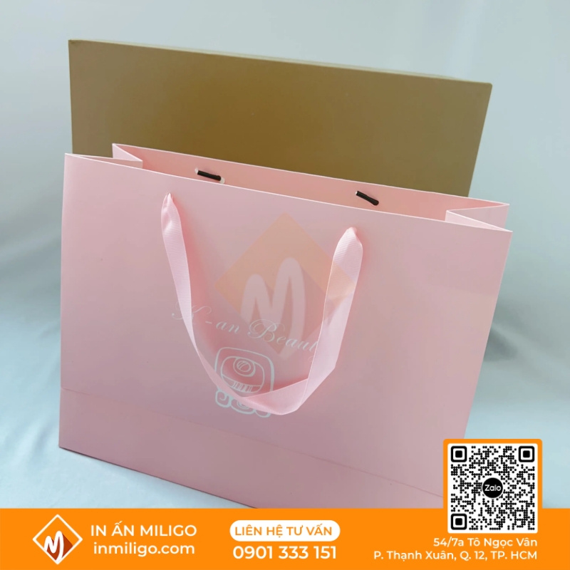 Túi giấy màu hồng