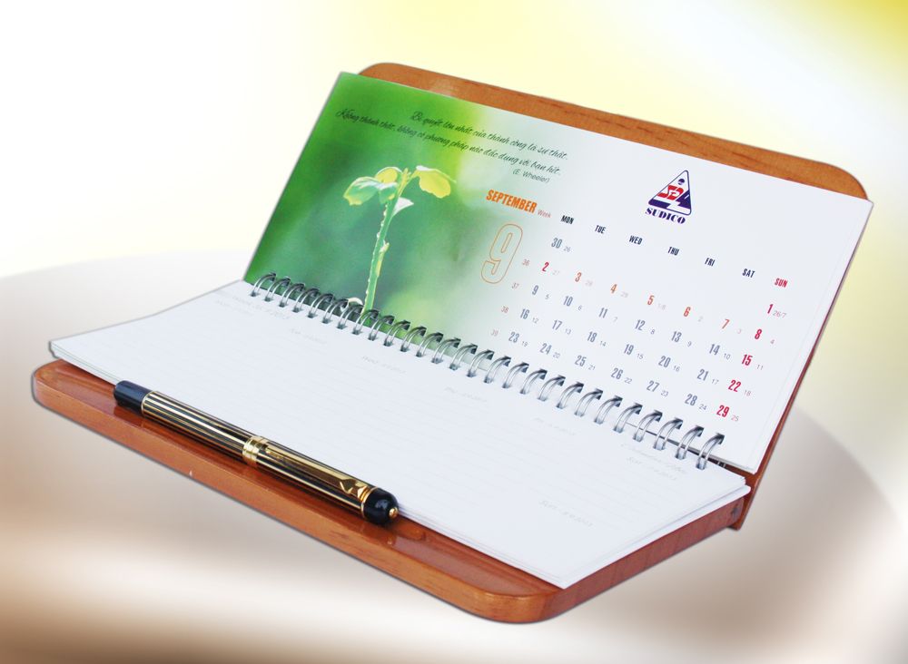lịch gỗ để bàn